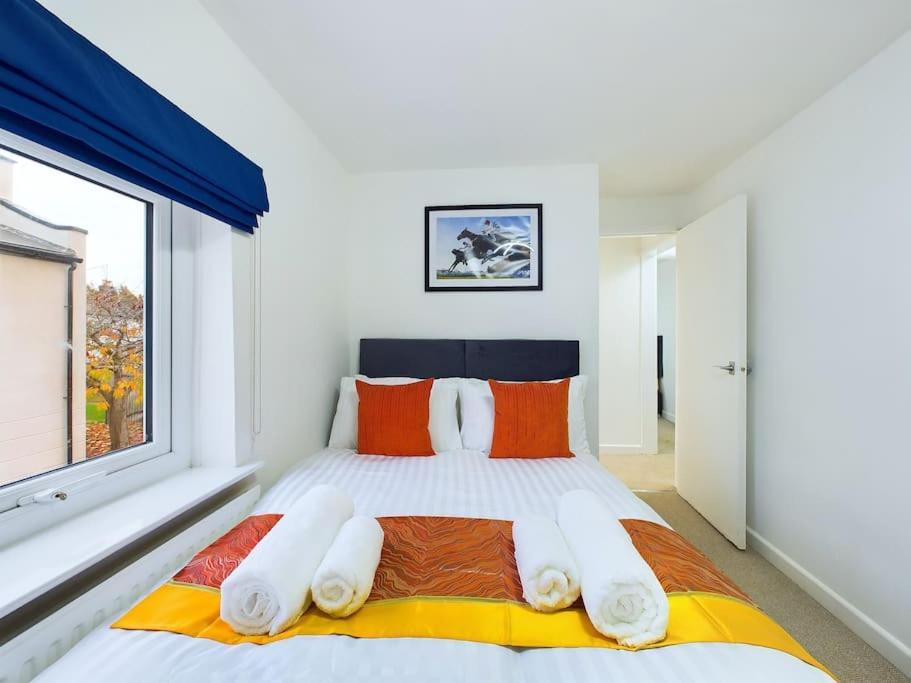 New Portland House By Signature - 3 Bedroom House In Holiday home Cheltenham